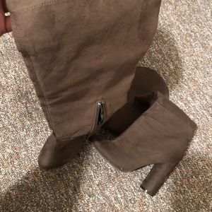 7.5 Knee Length Olive Boots